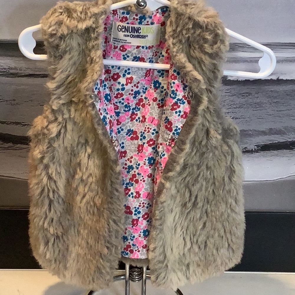 OshKosh Genuine Kids Faux Fur Brown Cream Vest Size 2T - Picture 4 of 9